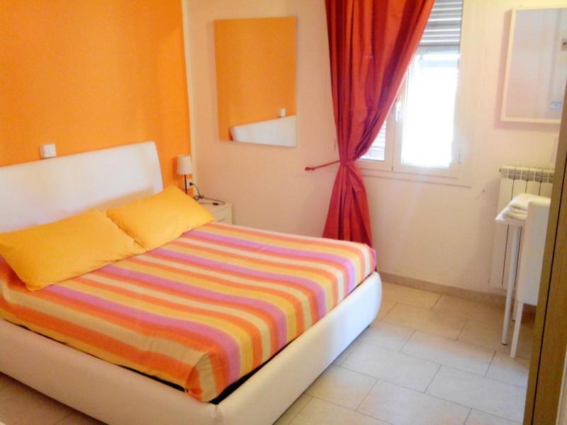 Hotel Holiday Center Finale Ligure Exterior foto